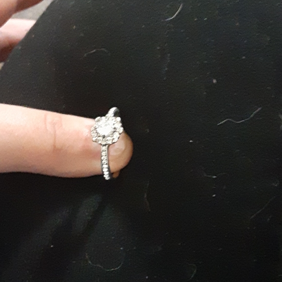 Size 9 ring - Picture 3 of 5